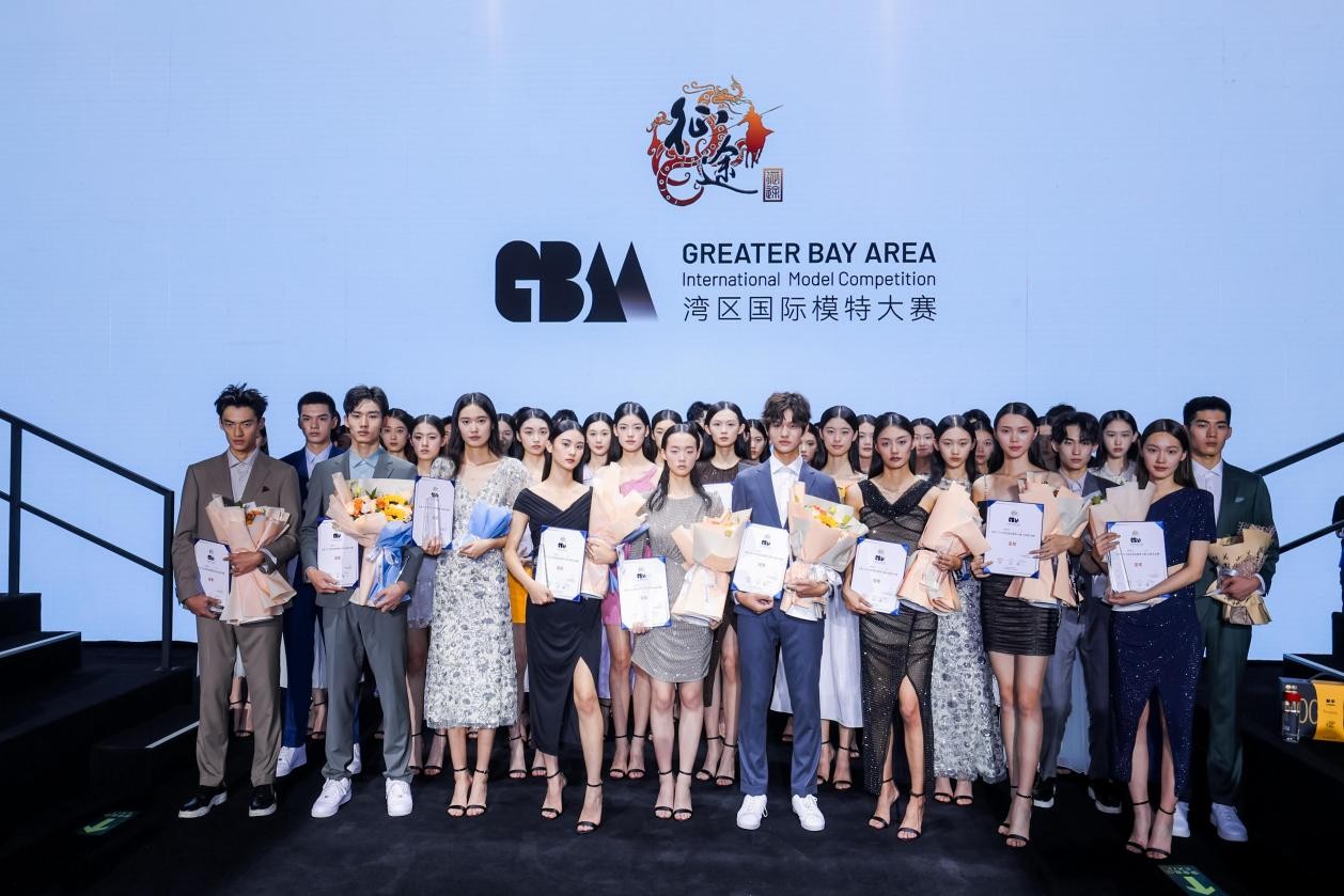 因创新而“潮”为时尚而“生”深圳时装周2024春夏系列华丽启幕(图5)