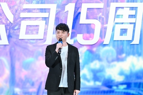 美图自研视觉大模型30发布：助力广告、电商、游戏、动漫、影视五大行业(图2)