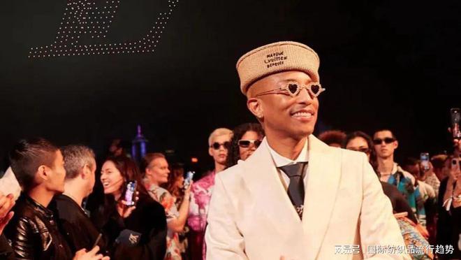 盘点2023时尚大事件！逼真狮子头、模特演绎动物派对…好抓马爽剧(图4)